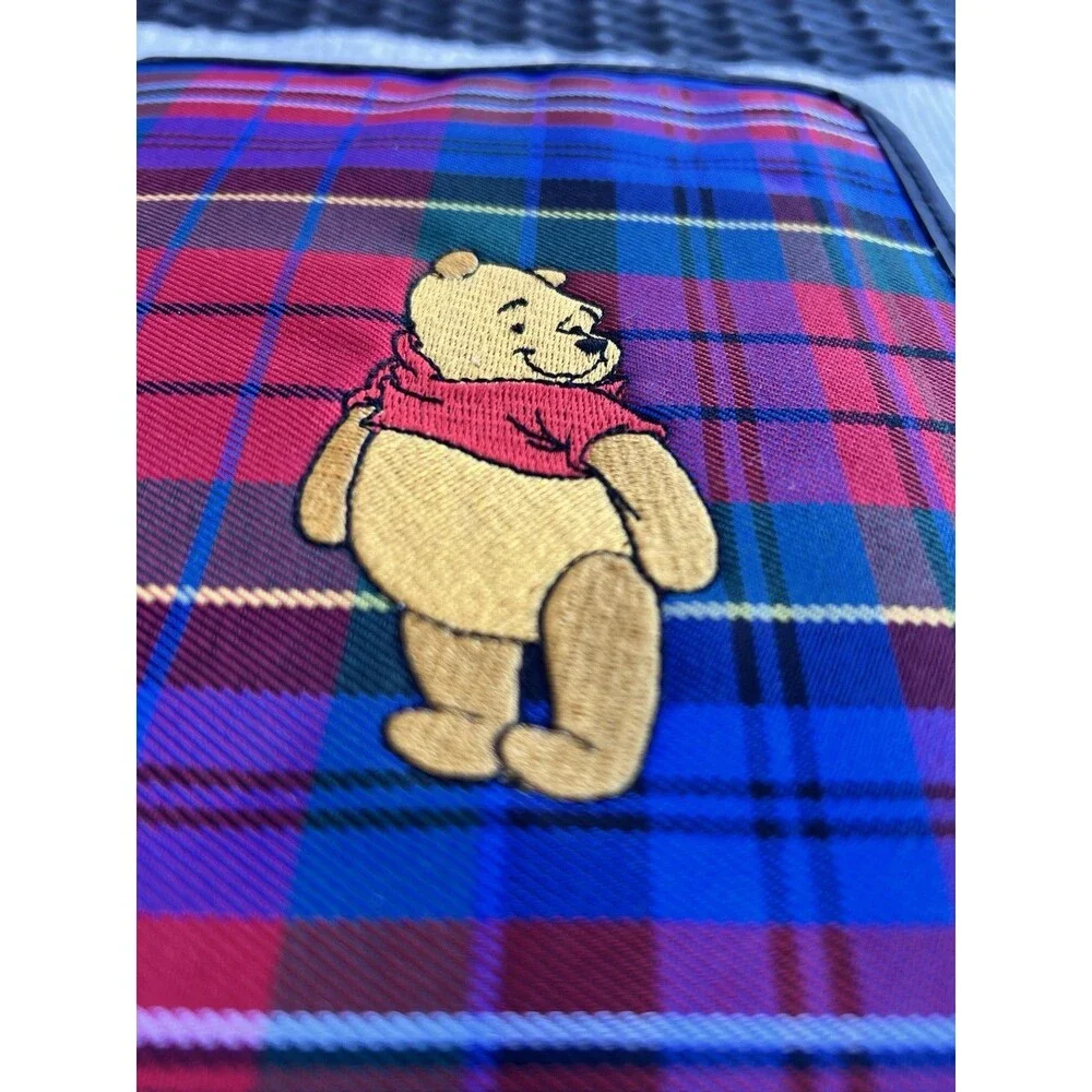 1997Disney Store Winnie The Pooh embroidered ￼laid Zip Planer Organizer Vintage